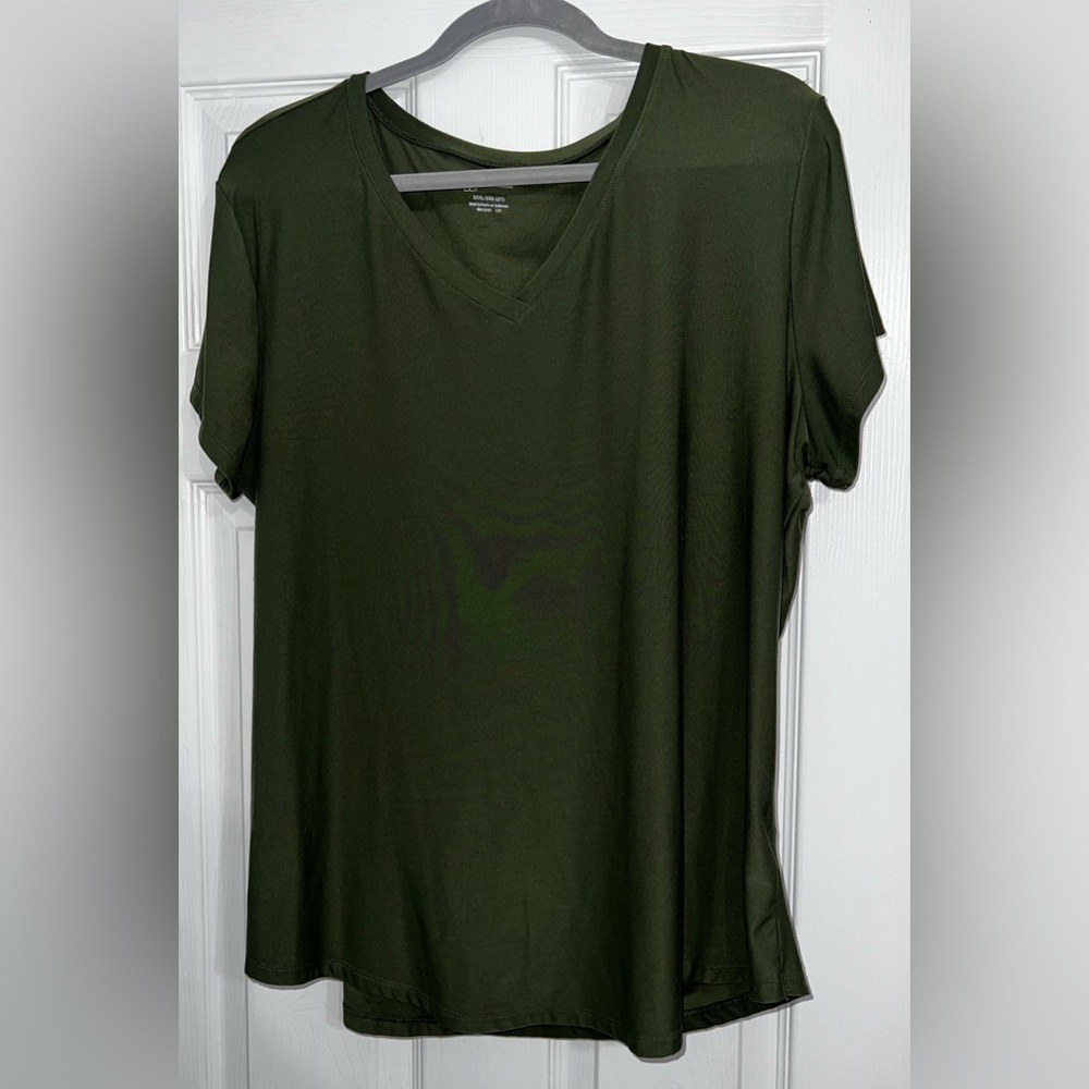 NoBo Olive Green V-Neck XXXL